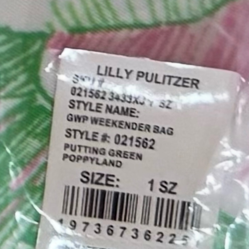 Lilly Pulitzer GWP Weekender Bag in Putting Green Poppyland Print. - Picture 6 of 7